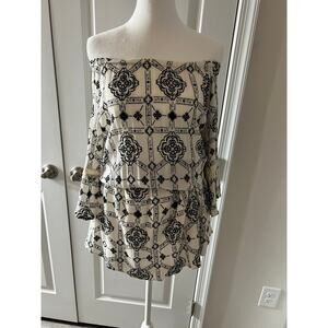 Flying Tomatoes black & white off the shoulder smoked waist dress Large